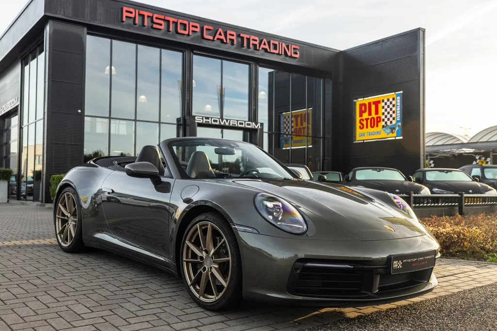 Porsche 911 (2020) — foto 1