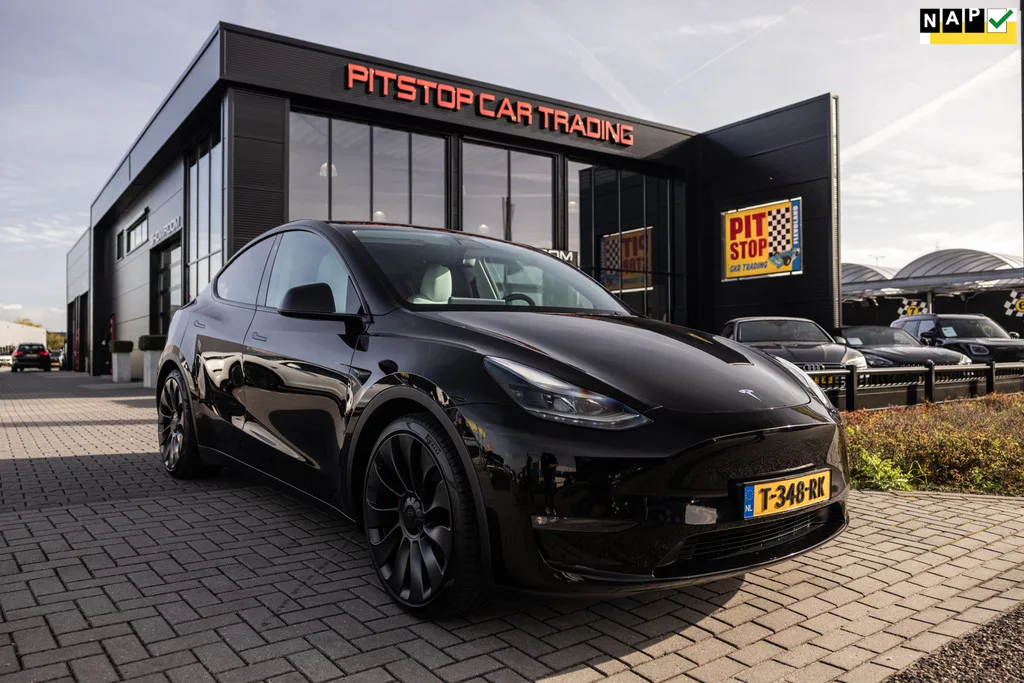 Tesla Model Y (2023) — foto 1
