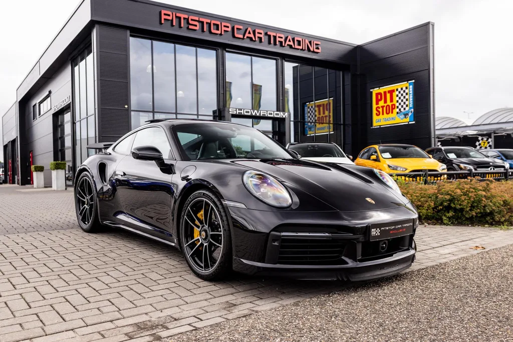 Porsche 911 (2021) — foto 1