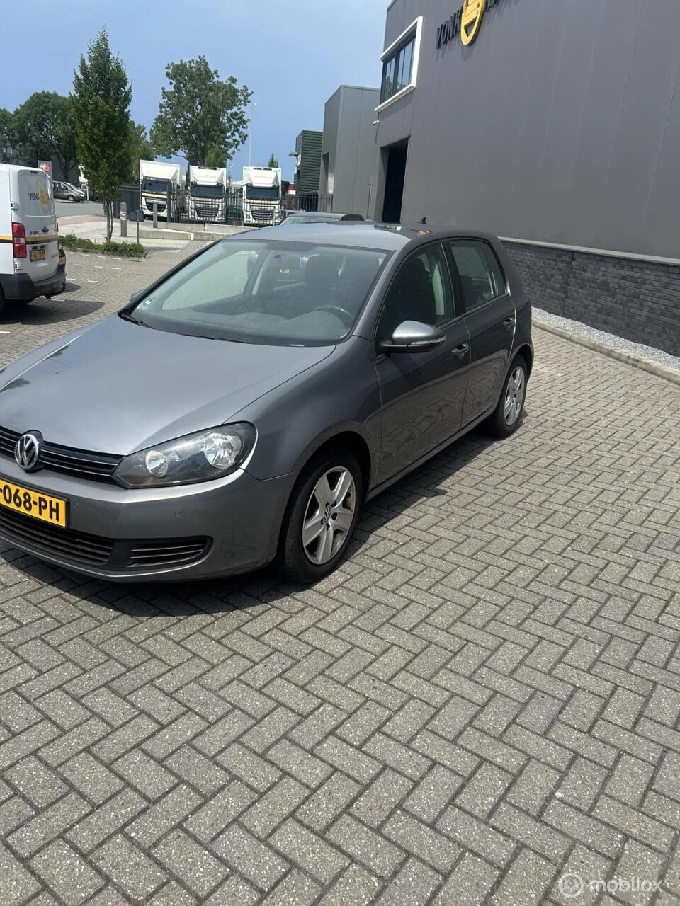 Volkswagen Golf (2010) — foto 1
