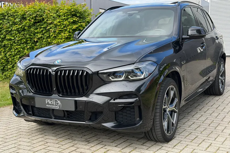 BMW X5 (2021)