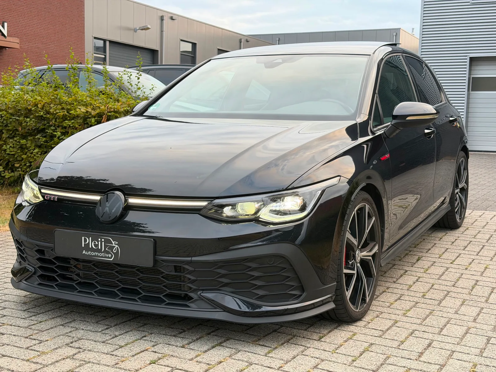 Volkswagen Golf (2022) — foto 1
