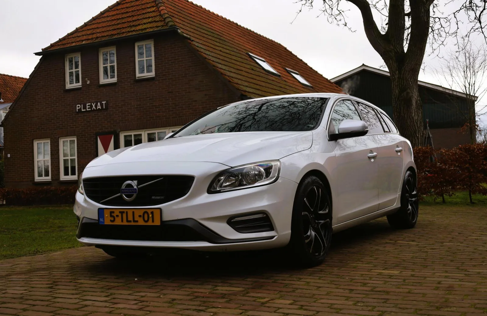 Volvo V60 (2014) — foto 1