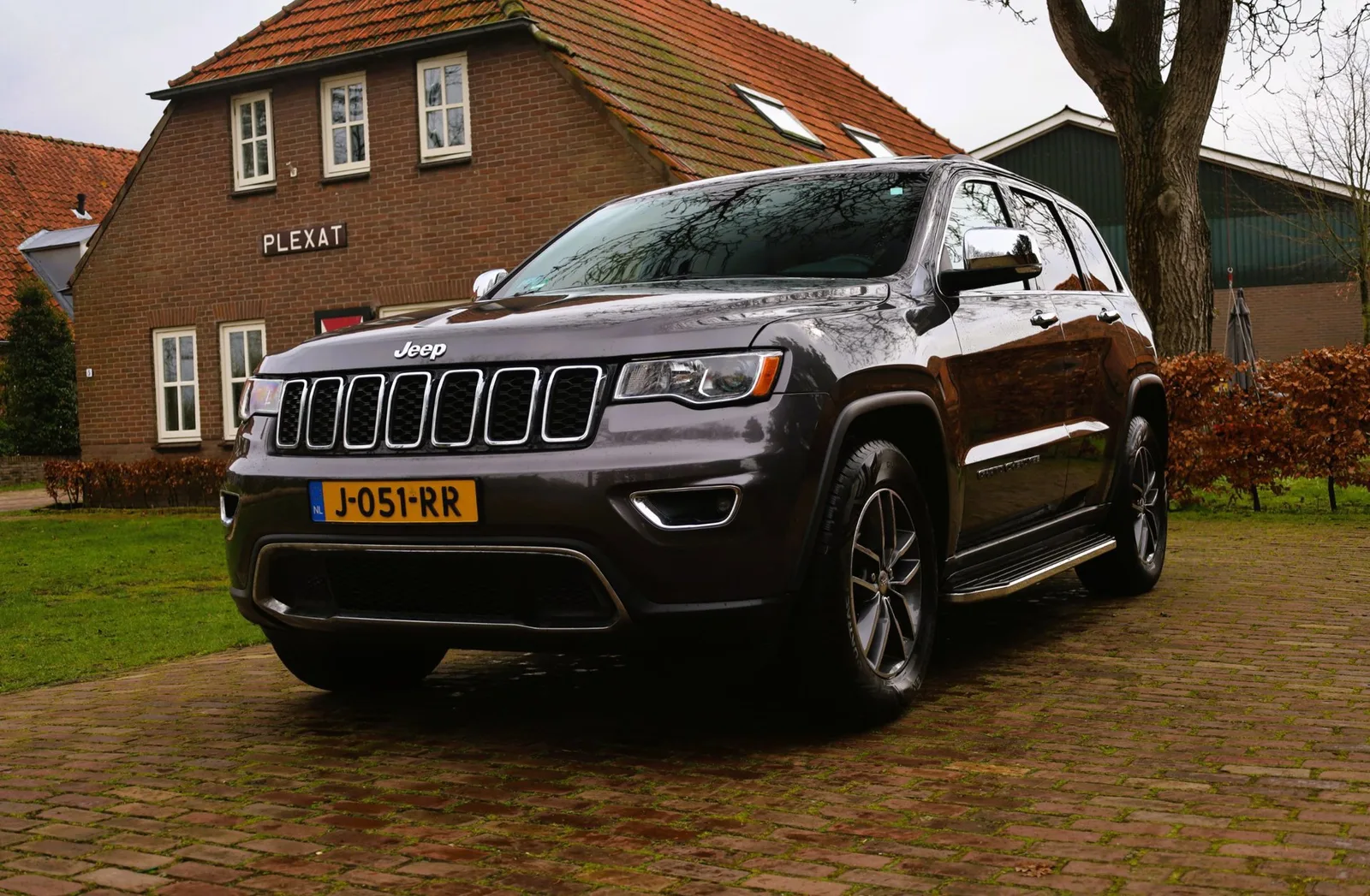 Jeep Grand Cherokee (2017) — foto 1