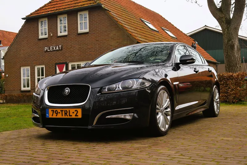 Jaguar XF (2012)