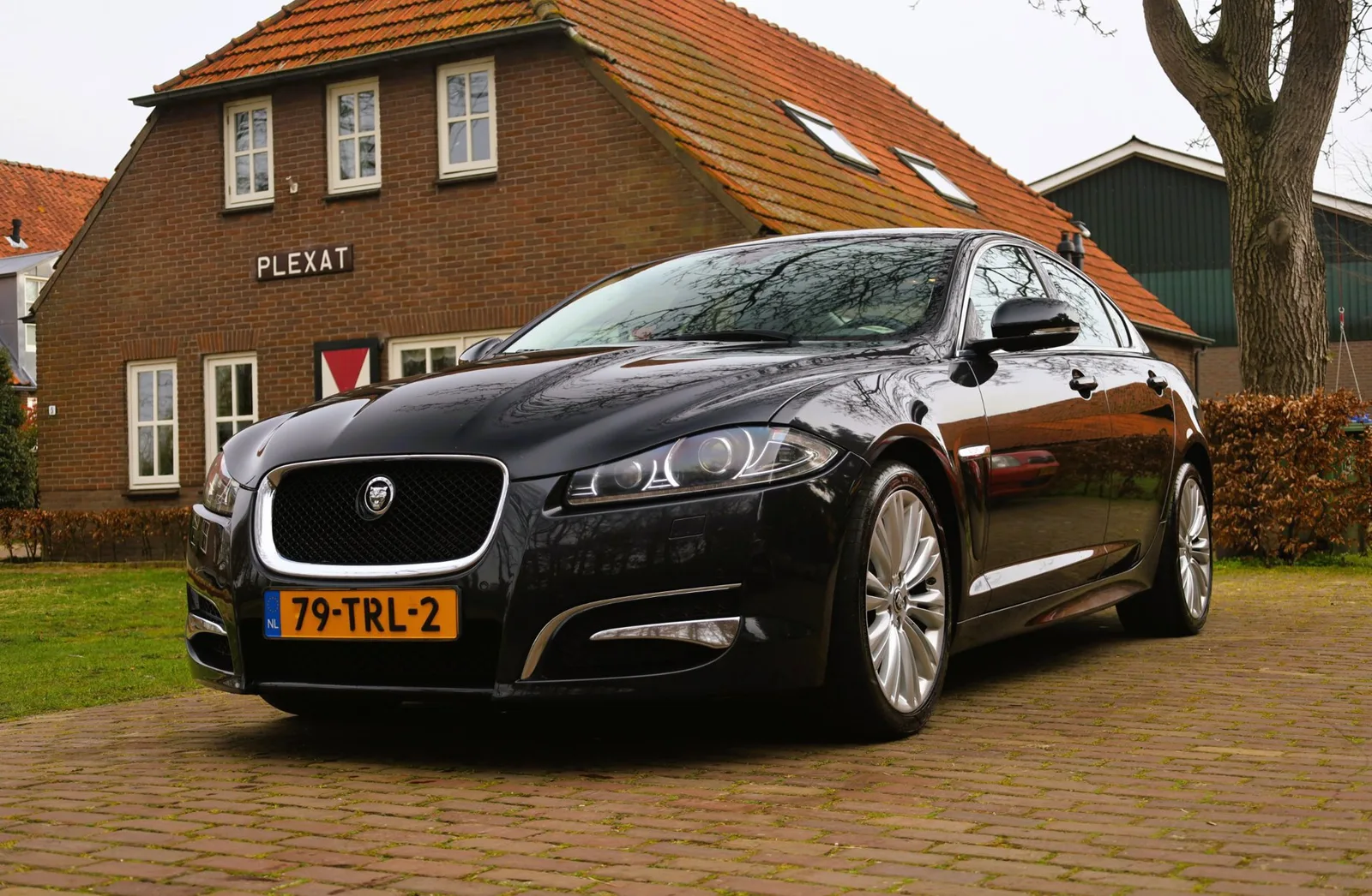 Jaguar XF (2012) — foto 1