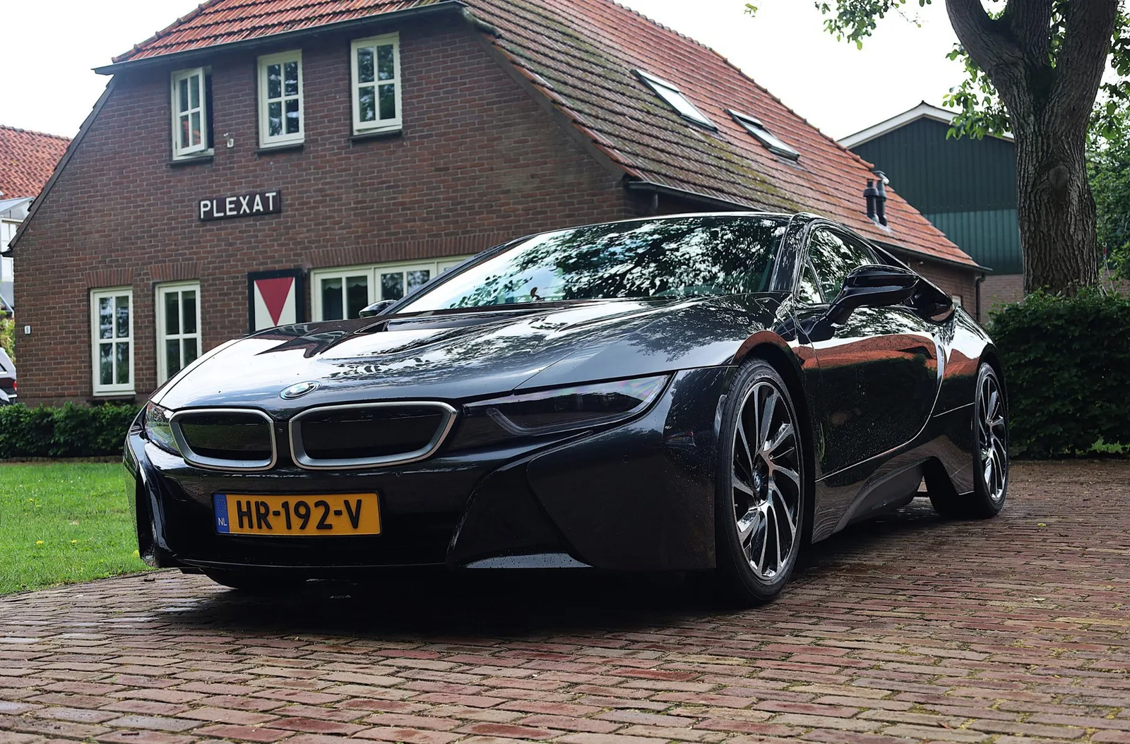 BMW i8 (2015) — foto 1