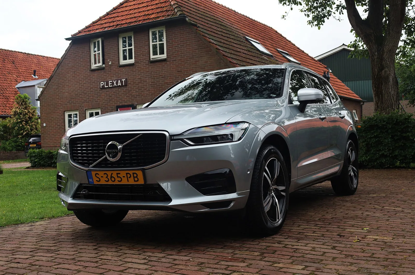 Volvo XC60 (2018) — foto 1