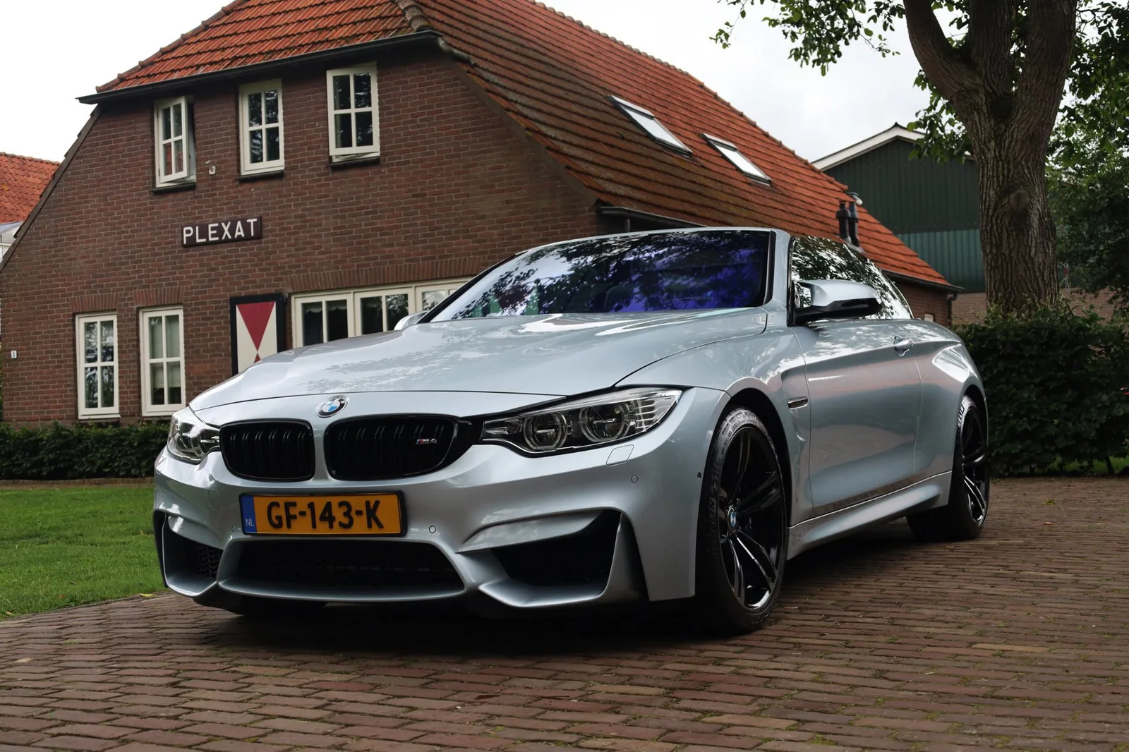 BMW M4 (2015) — foto 1