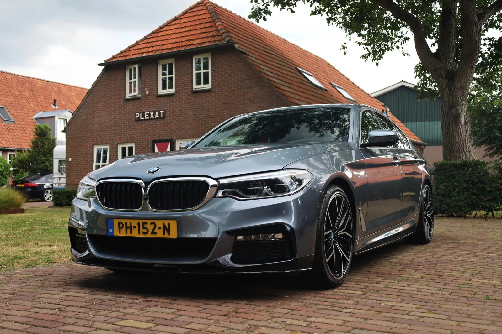BMW 5-Serie (2017) — foto 1