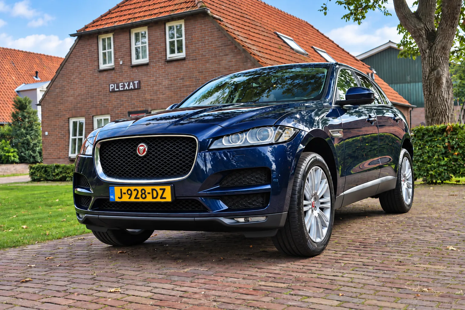 Jaguar F-Pace (2017) — foto 1
