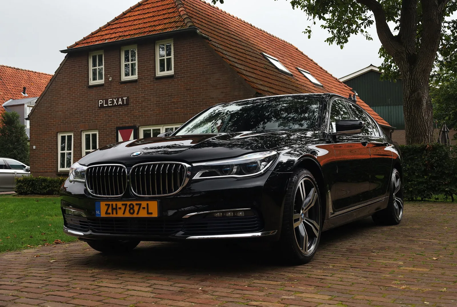 BMW 7-Serie (2015) — foto 1