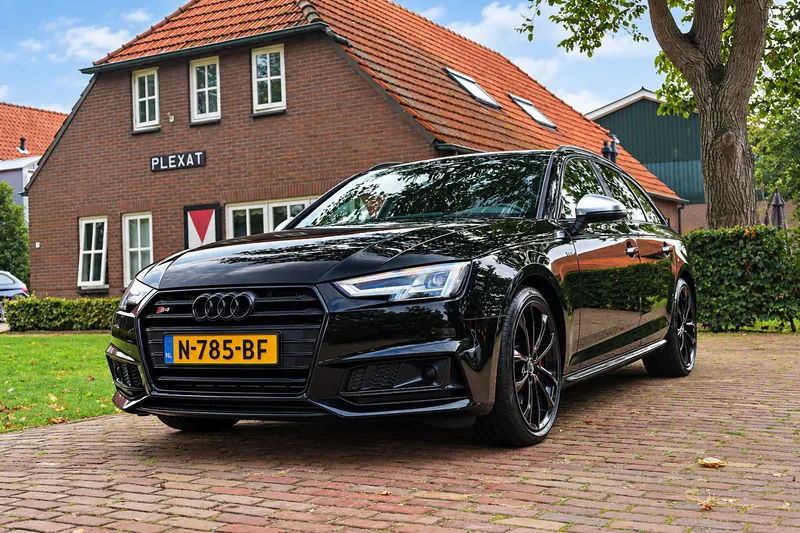 Audi S4 (2017)