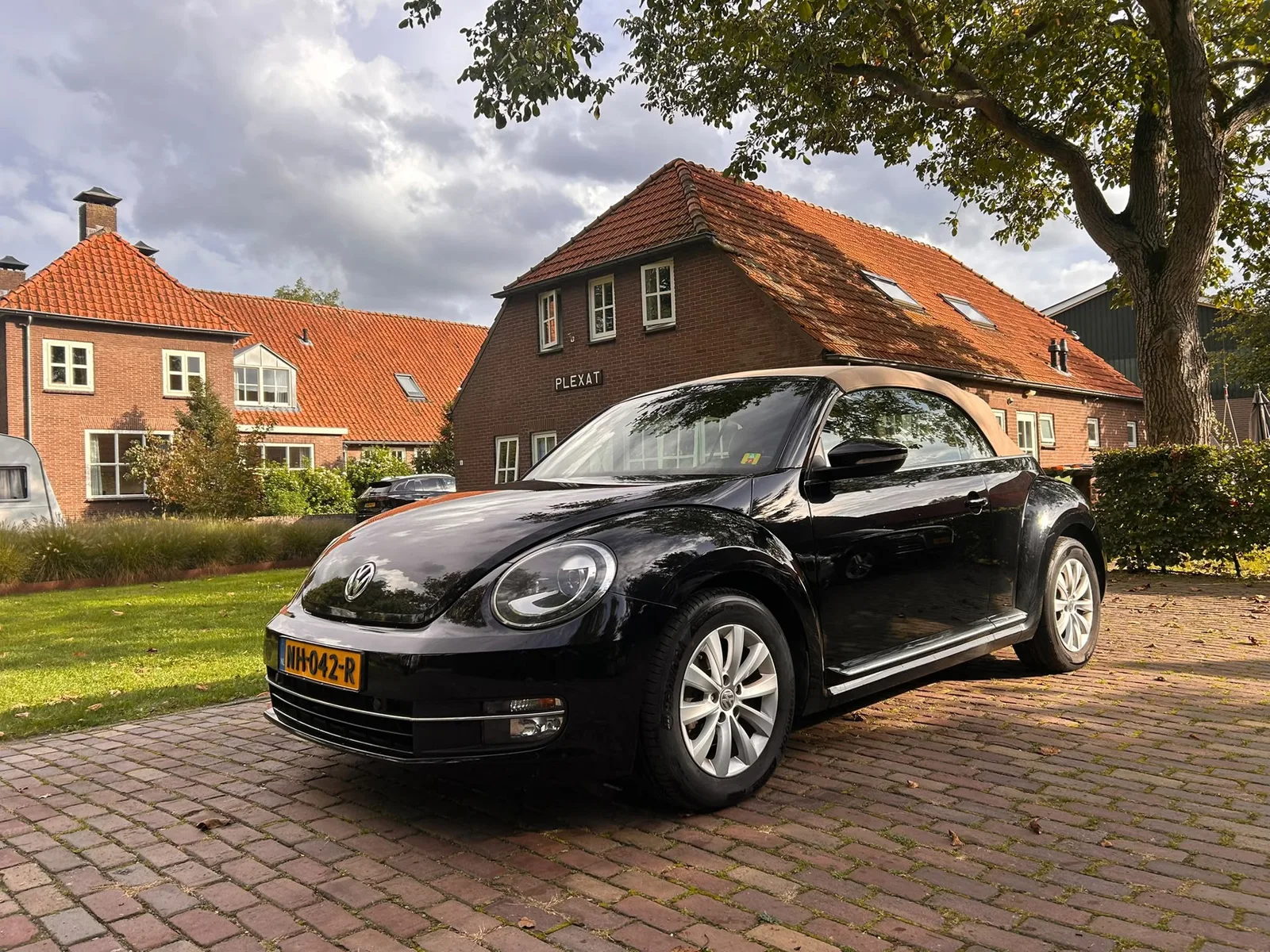 Volkswagen Beetle (2016) — foto 1