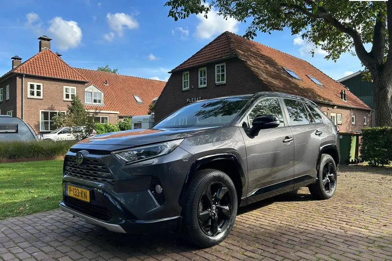 Toyota RAV4 (2021)