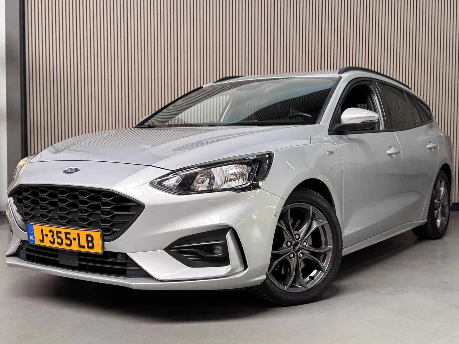 Ford Focus (2019) — foto 1