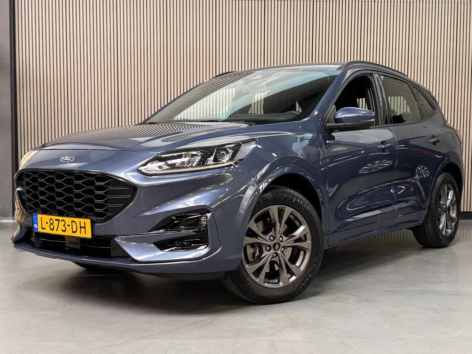Ford Kuga (2021) — foto 1