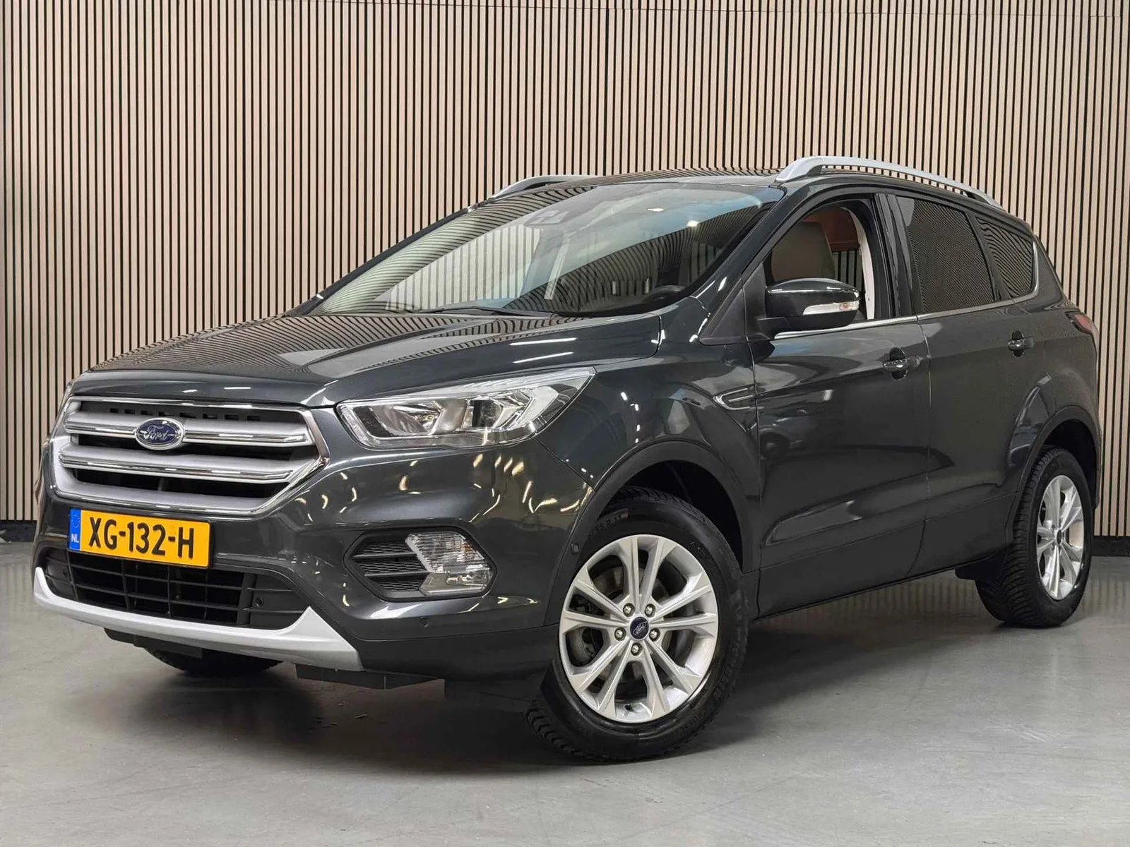 Ford Kuga (2019) — foto 1