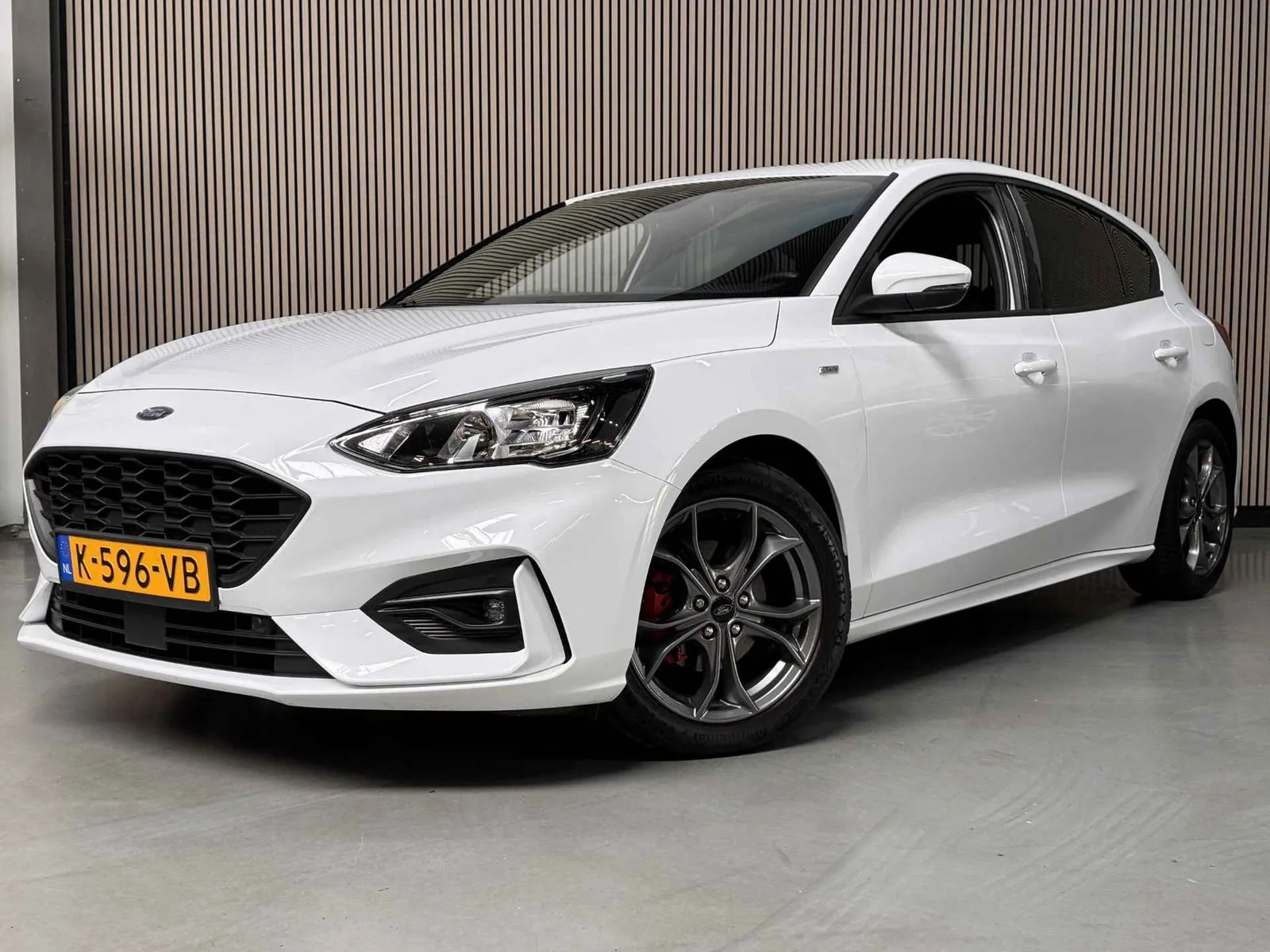 Ford Focus (2021) — foto 1