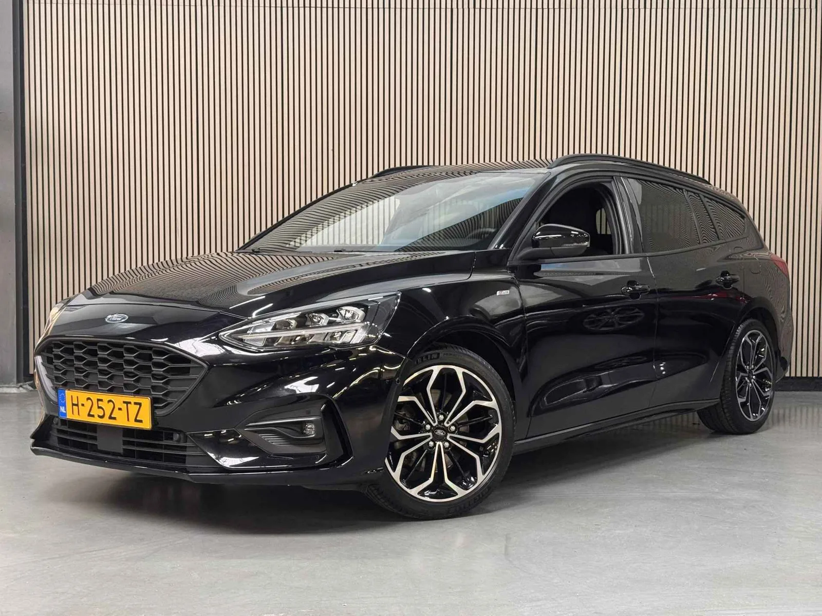 Ford Focus (2020) — foto 1