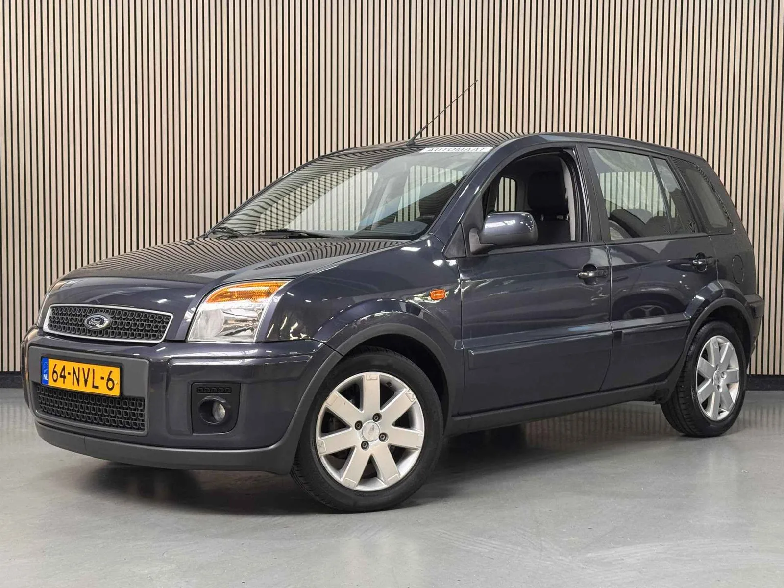 Ford Fusion (2010) — foto 1