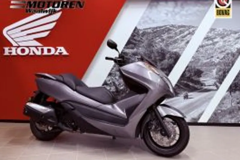 Honda NSS 300 AE Forza (2016)