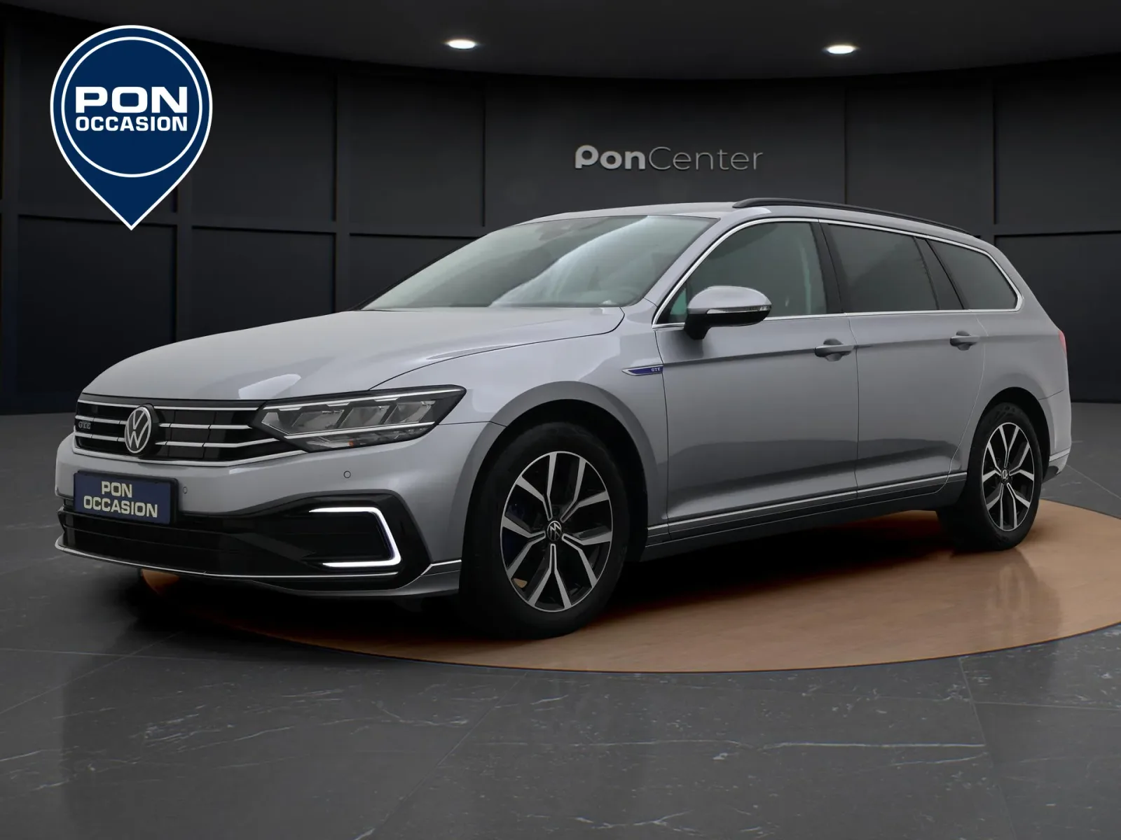 Volkswagen Passat (2022) — foto 1