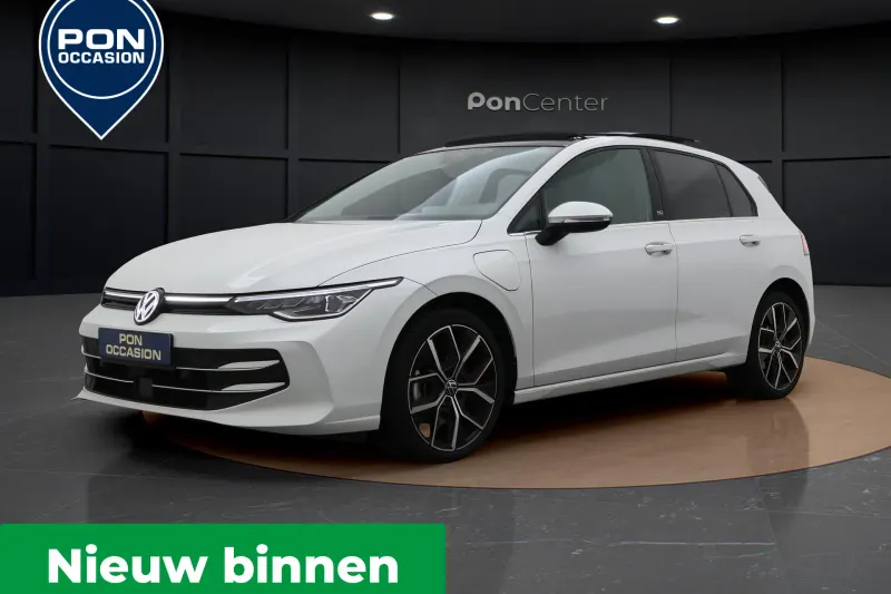 Volkswagen Golf (2024)