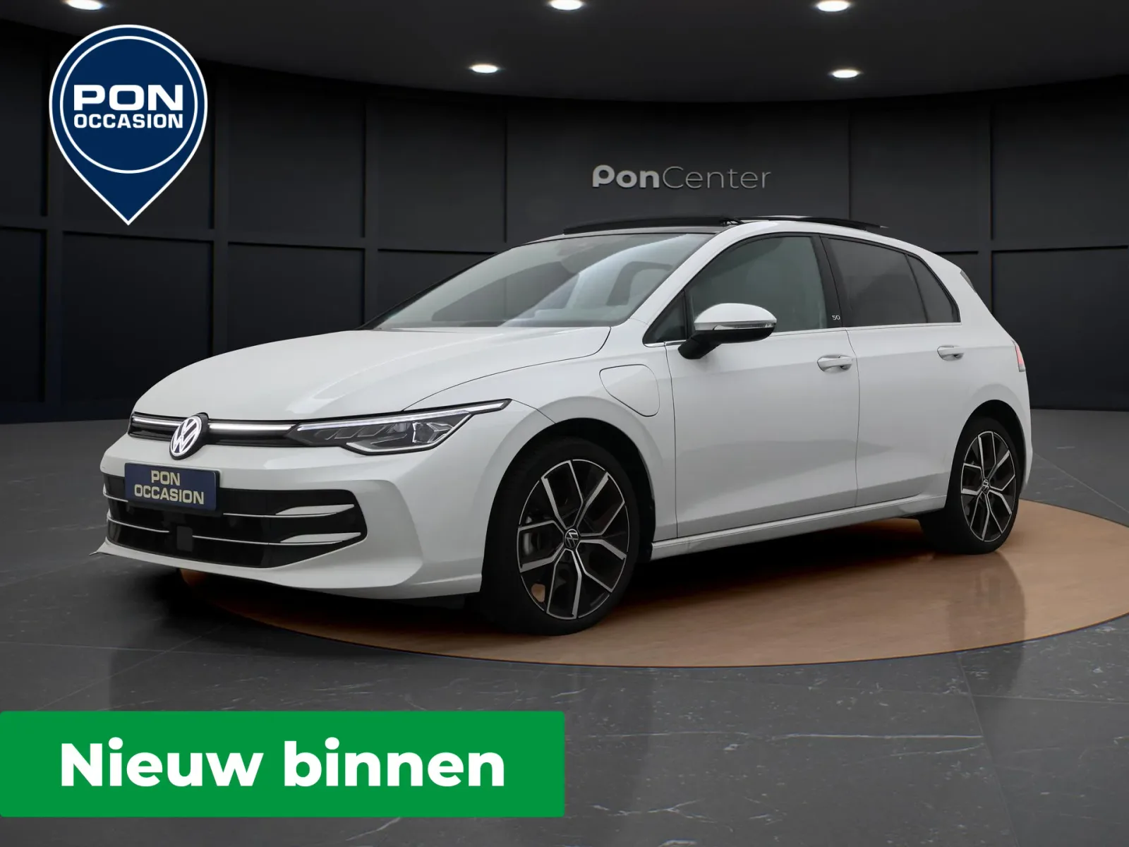 Volkswagen Golf (2024) — foto 1