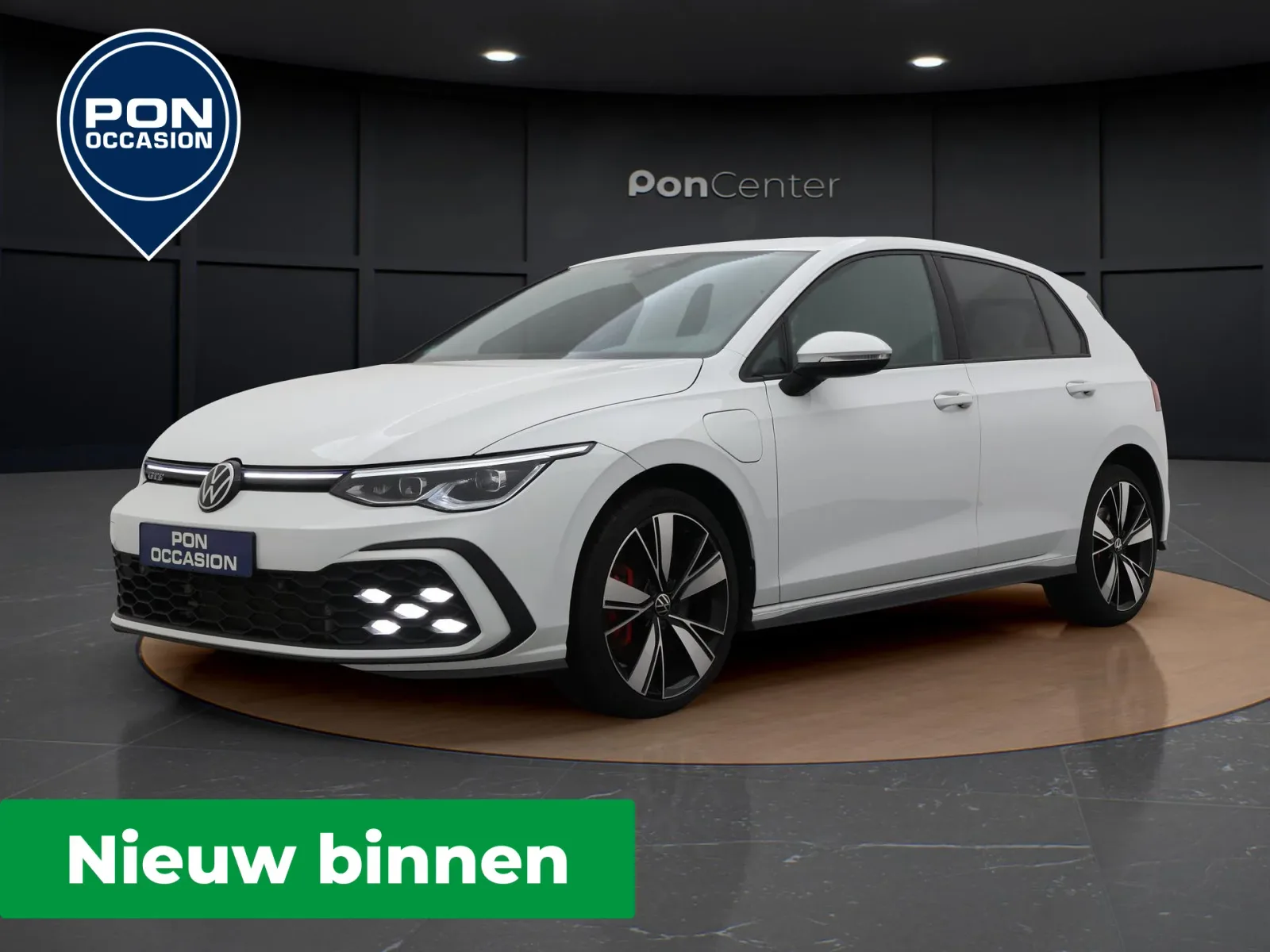 Volkswagen Golf (2022) — foto 1