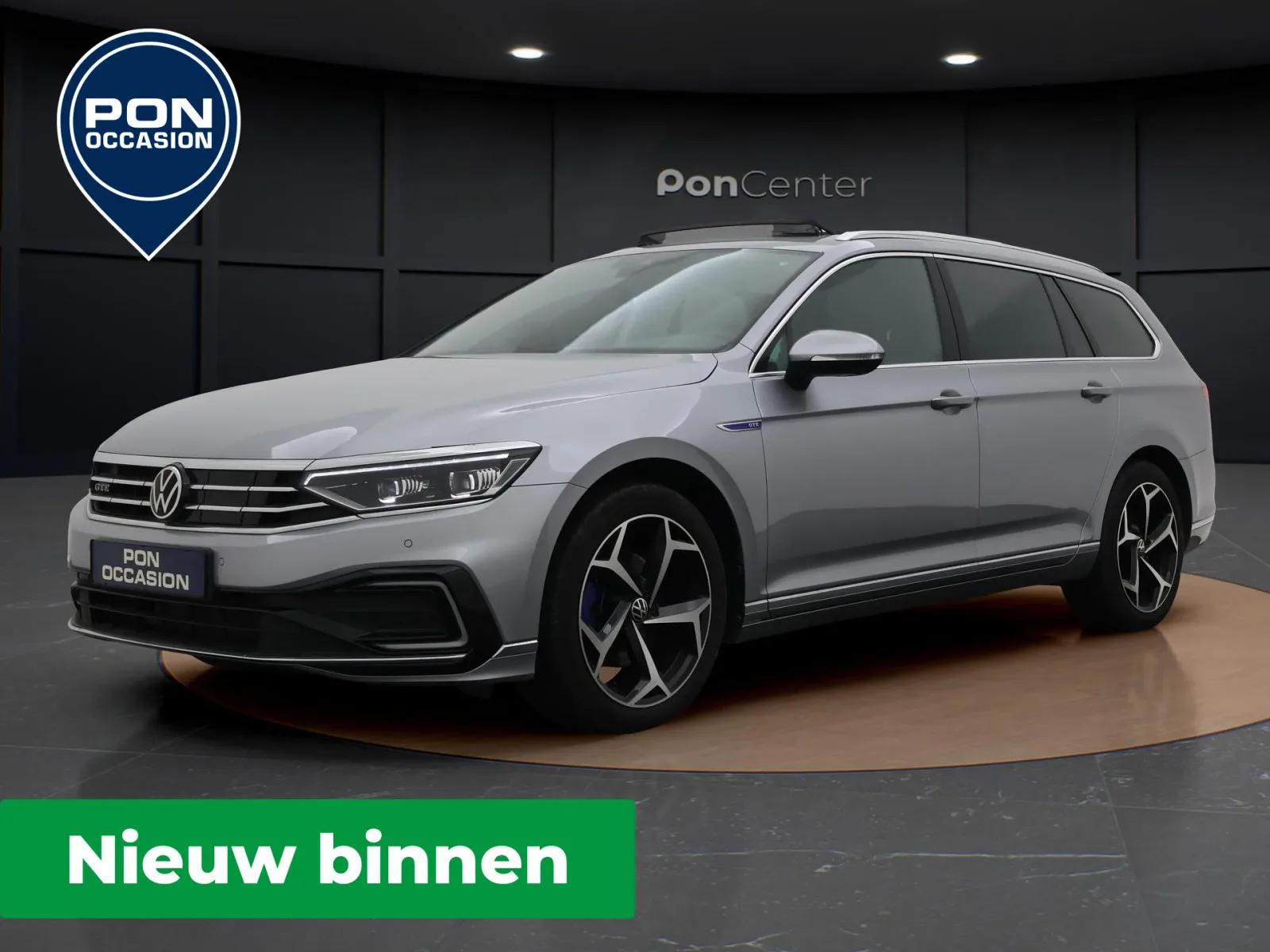 Volkswagen Passat (2022) — foto 1