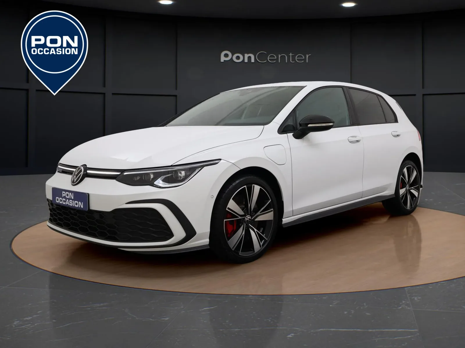 Volkswagen Golf (2022) — foto 1