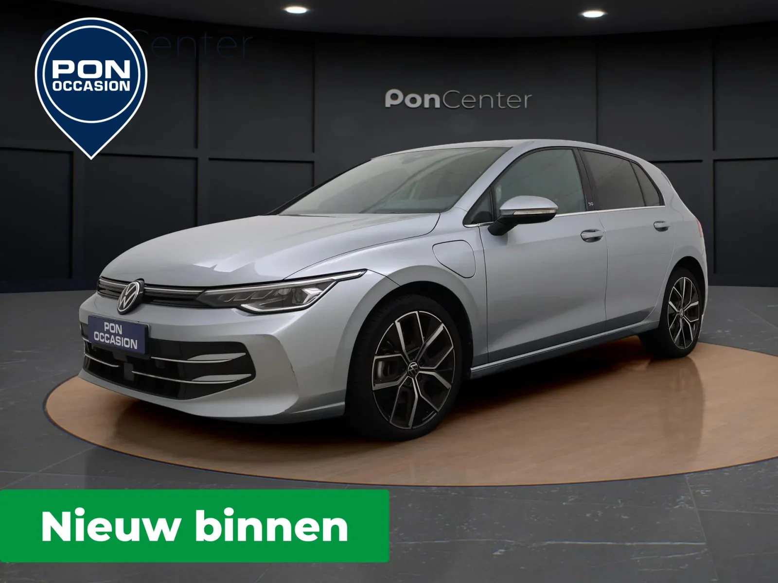 Volkswagen Golf (2024) — foto 1