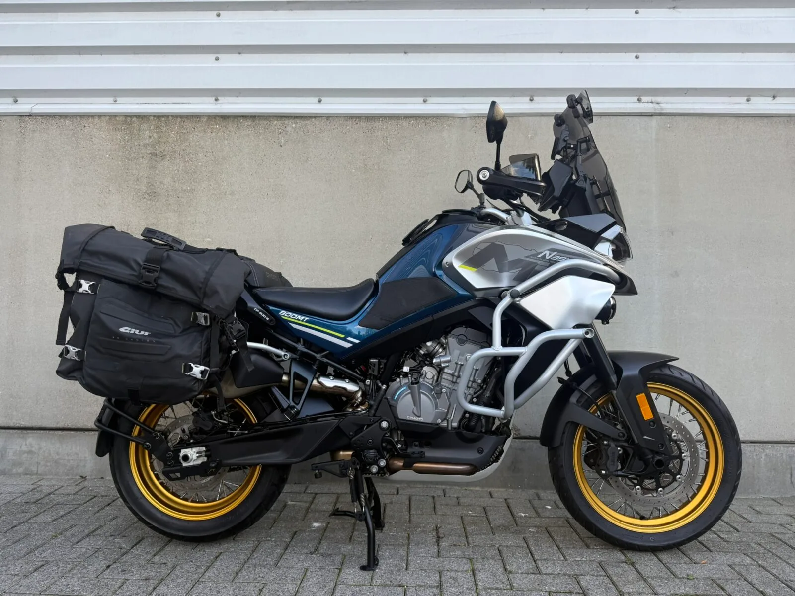 CFMoto 800 MT Touring (2023) — foto 1