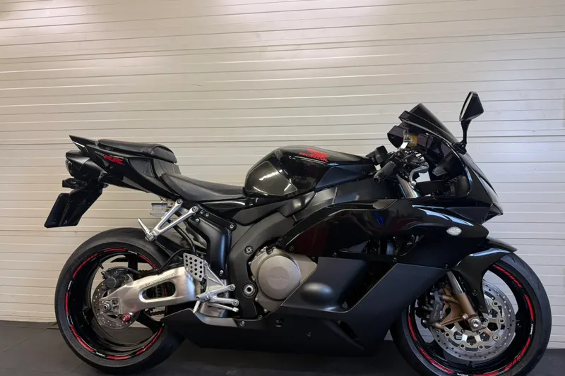 Honda CBR1000RR (2005)