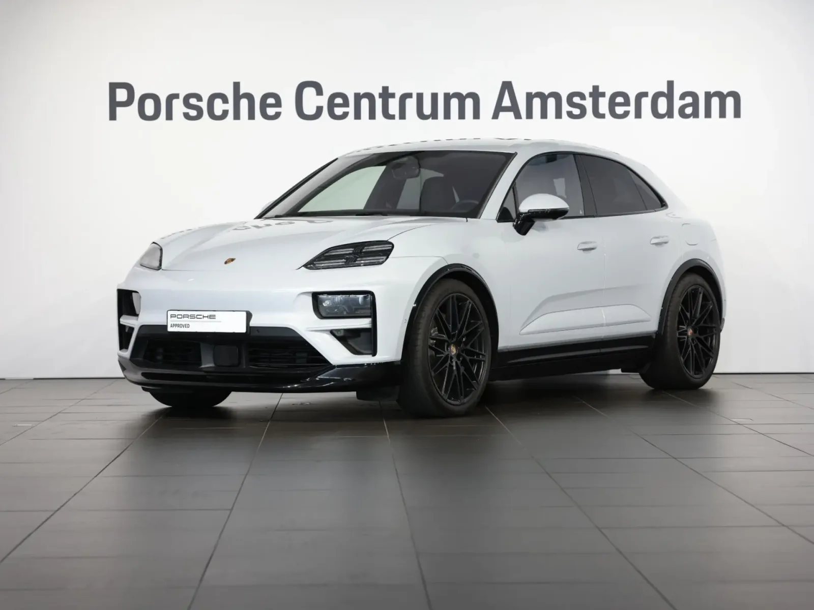 Porsche Macan (2024) — foto 1