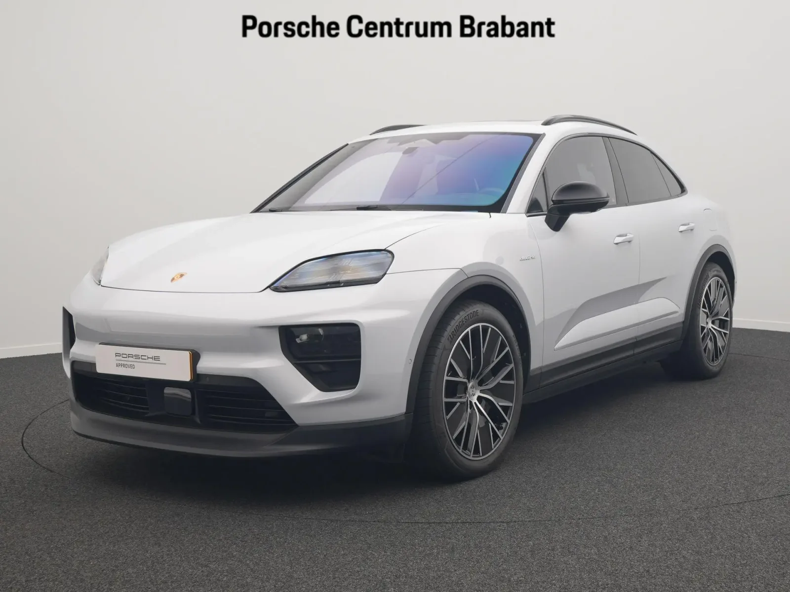 Porsche Macan (2025) — foto 1