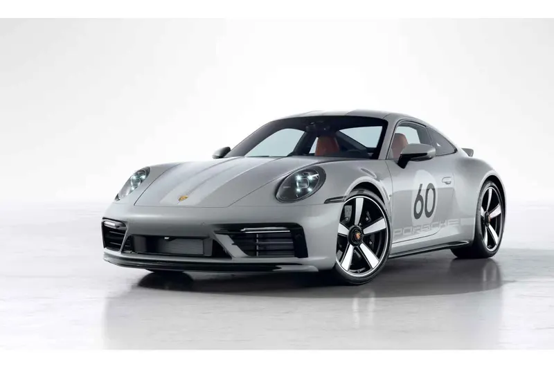 Porsche 911 (2023)
