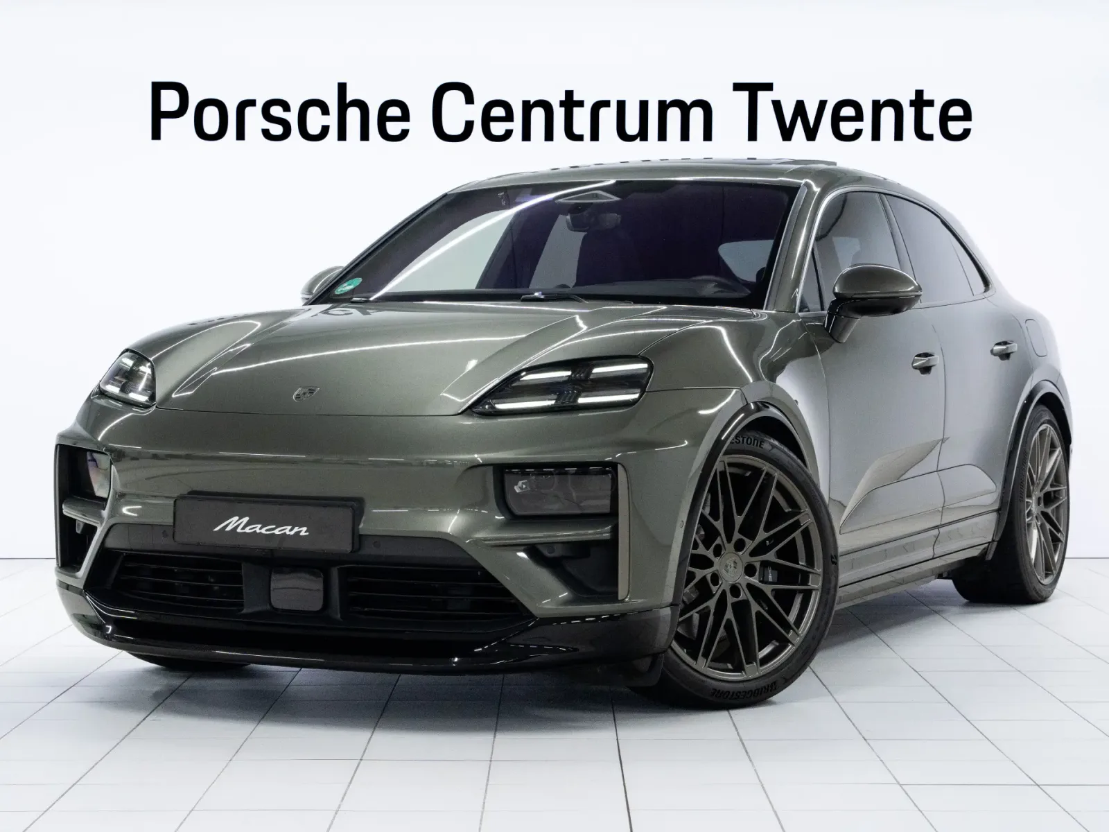 Porsche Macan (2024) — foto 1