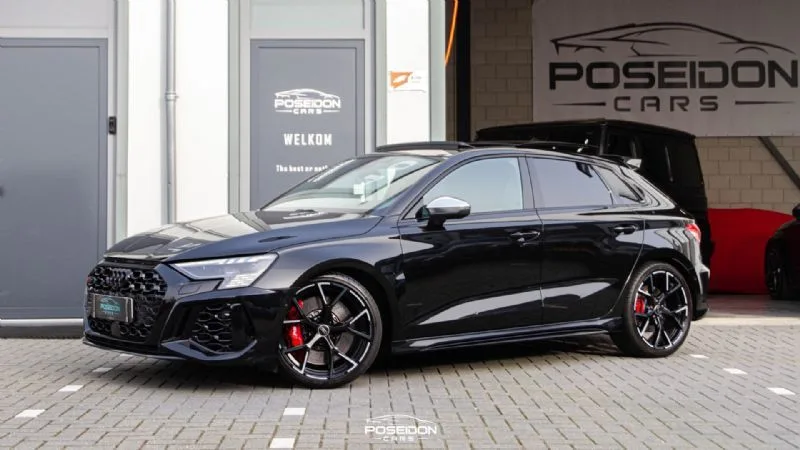 Audi RS 3 Sportback (2024) — foto 1