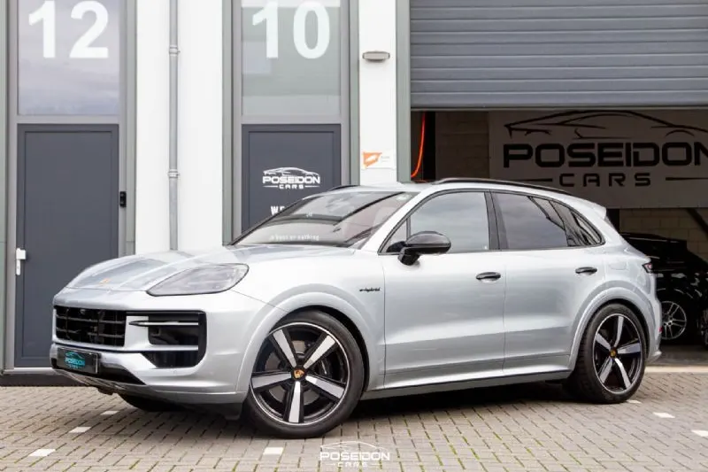 Porsche Cayenne (2023)