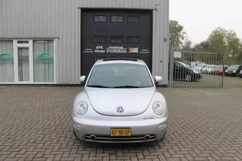 Volkswagen New Beetle (1999)