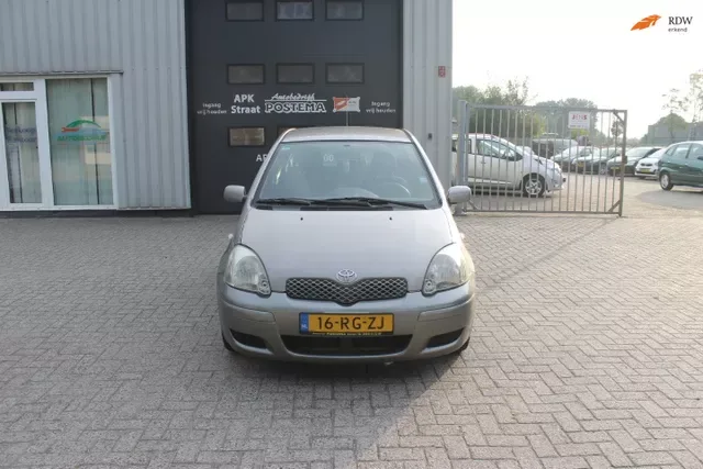 Toyota Yaris (2005) — foto 1