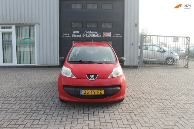 Peugeot 107 (2007) — foto 1
