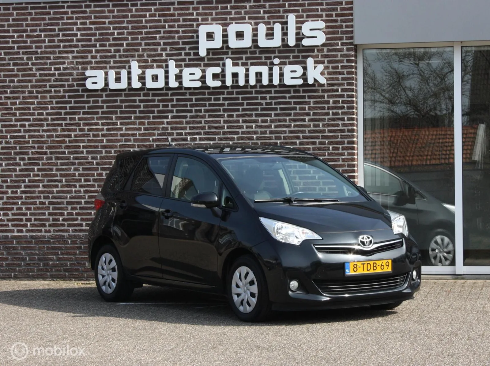 Toyota Verso S (2014) — foto 1