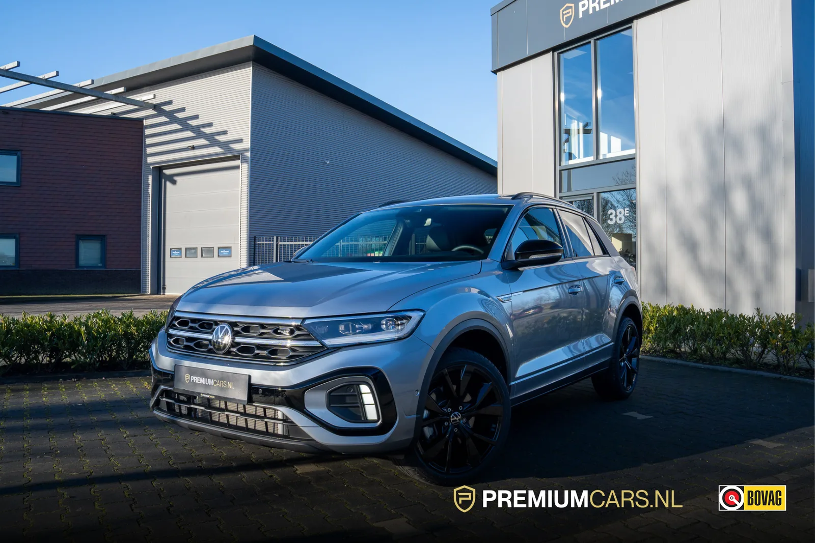 Volkswagen T-Roc (2025) — foto 1