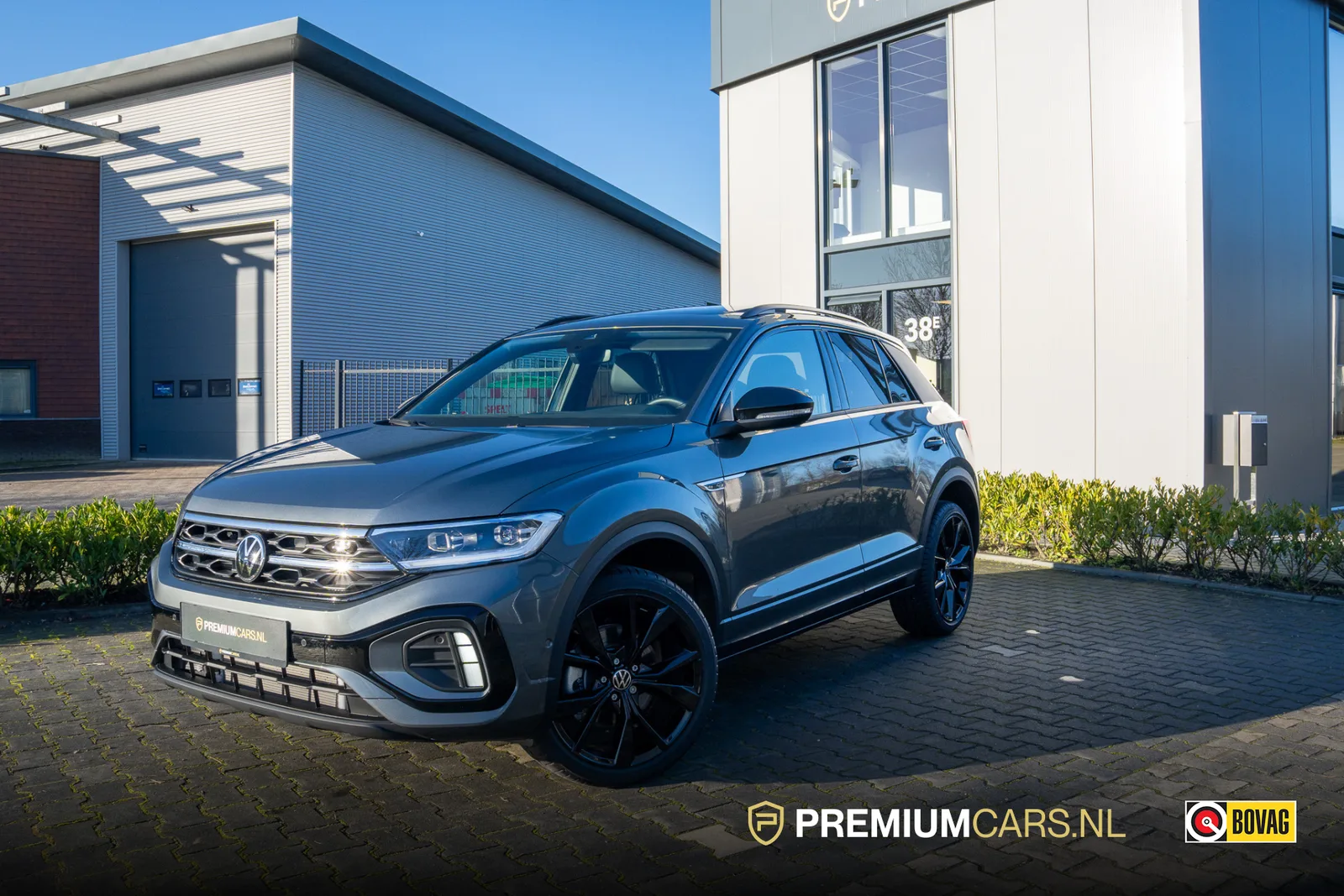 Volkswagen T-Roc (2025) — foto 1