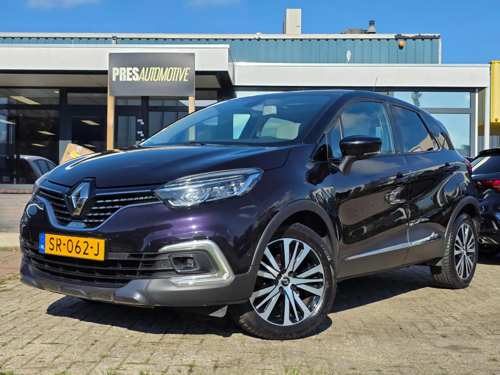 Renault Captur (2018) — foto 1