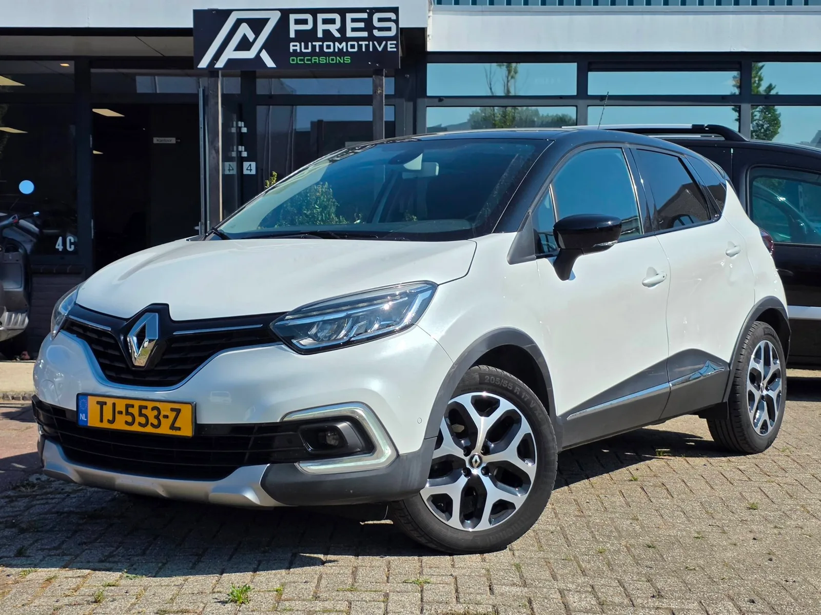 Renault Captur (2018) — foto 1