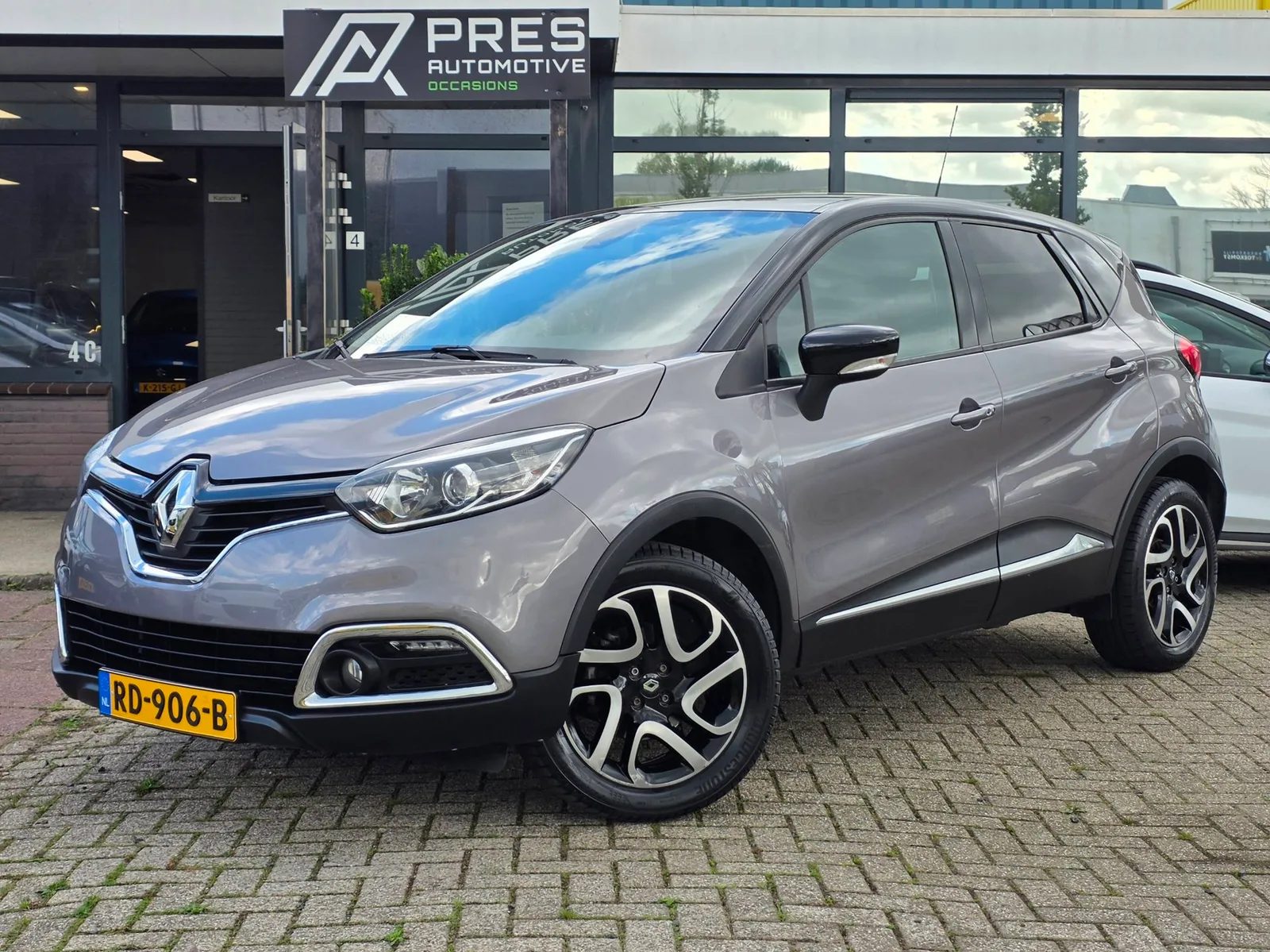 Renault Captur (2016) — foto 1